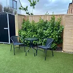 Near Stadium And Railway Station 3 Beds 1 Bath Townhouse With Car Park Onsite